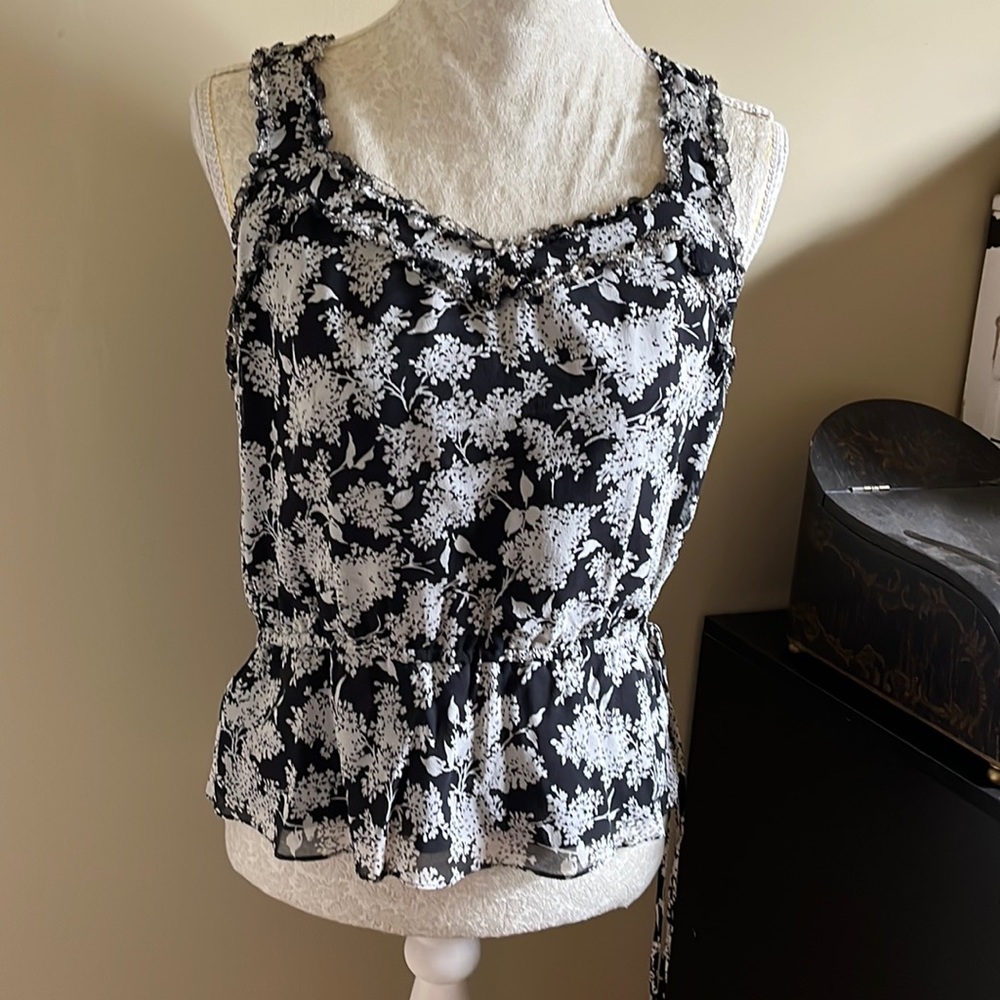 Ann Taylor sleeveless top